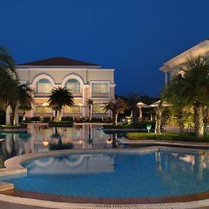 The Palms Town & Country Club - Resort